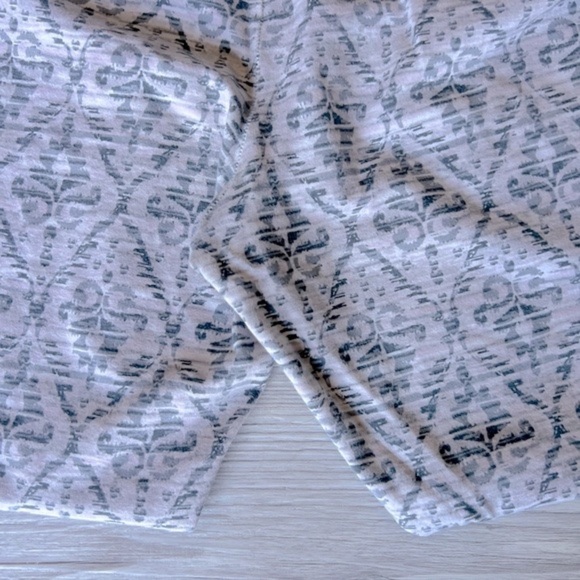 AMERICAN EAGLE hi-rise super soft leggings size M - Picture 13 of 14